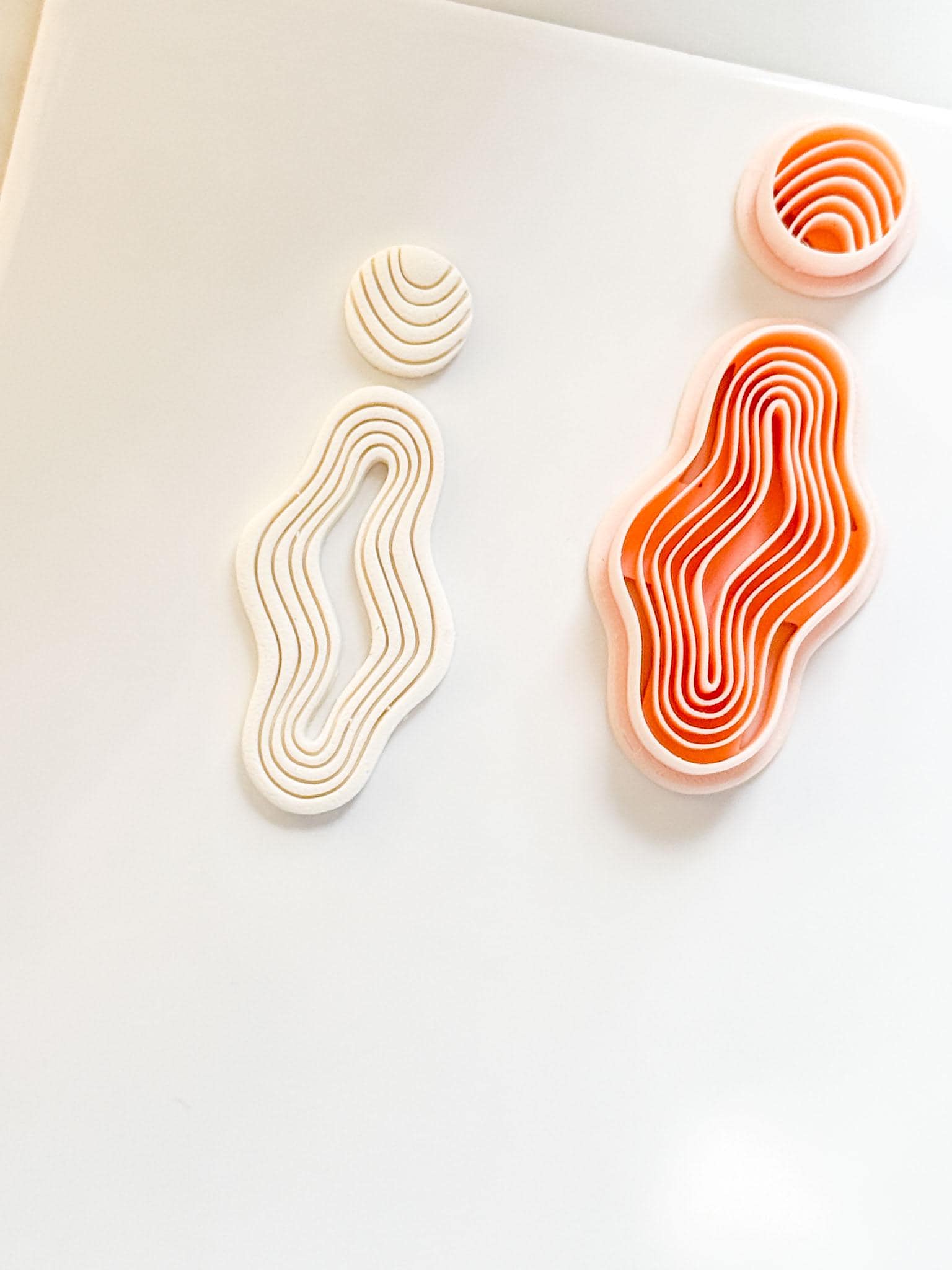 Lira Ripple Cutter: Organic Wavy Earring Shape for Polymer Clay