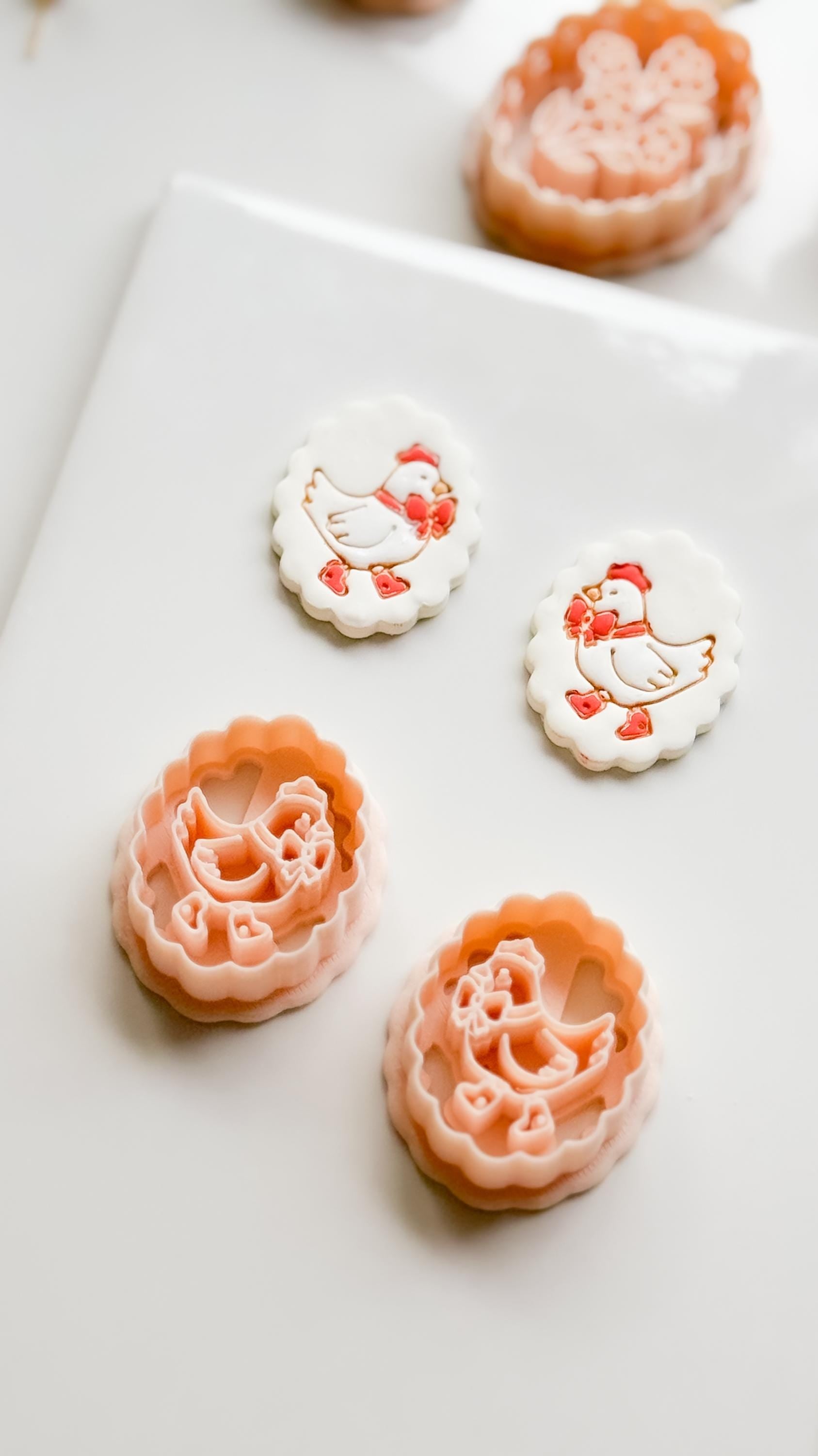 Cutey Chick Cutter: Oval Chicken Earring Shape for Polymer Clay