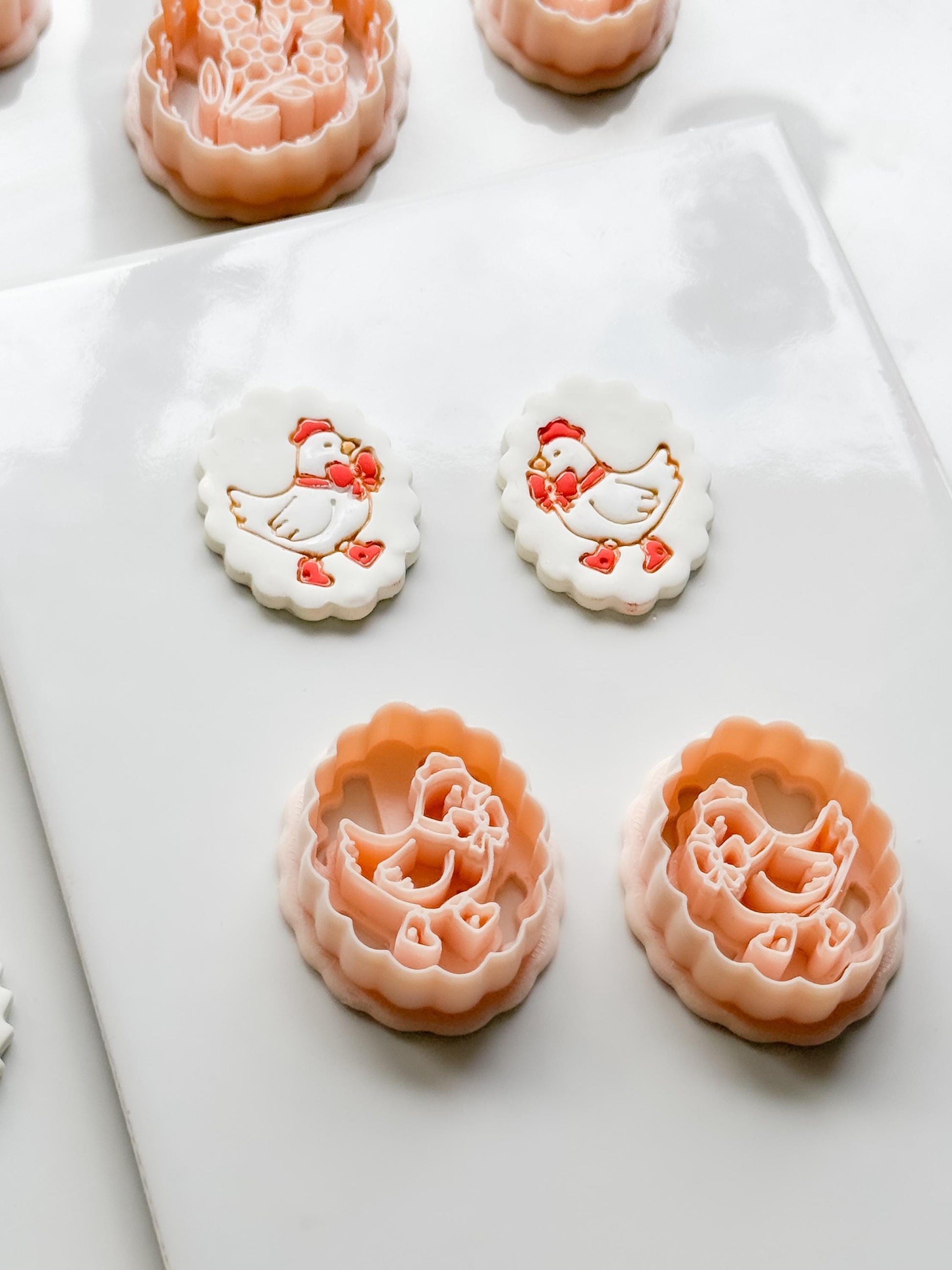 Cutey Chick Cutter: Oval Chicken Earring Shape for Polymer Clay