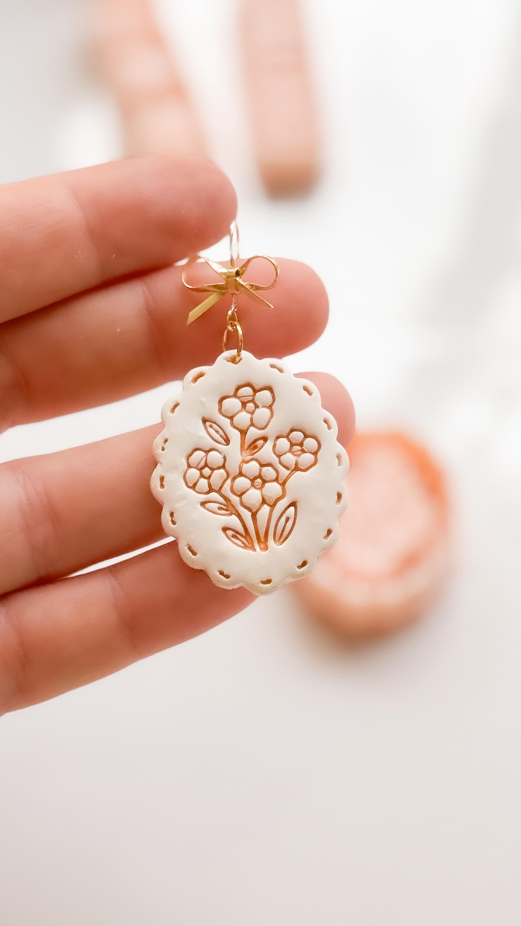 Flori Bloom Cutter: Scalloped Floral Earring Shape for Polymer Clay