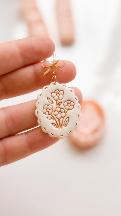Flori Bloom Cutter: Scalloped Floral Earring Shape for Polymer Clay