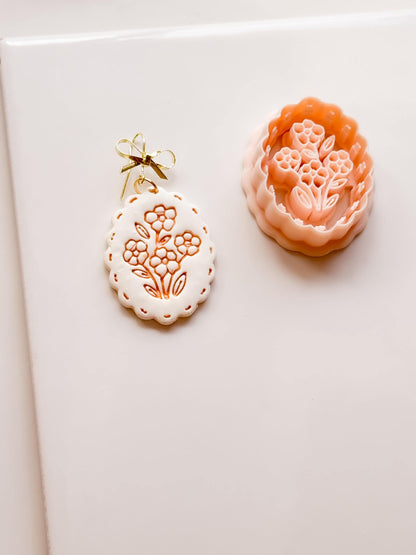 Flori Bloom Cutter: Scalloped Floral Earring Shape for Polymer Clay