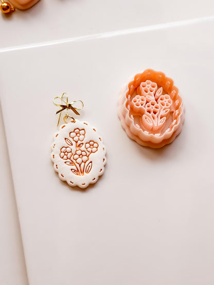 Flori Bloom Cutter: Scalloped Floral Earring Shape for Polymer Clay