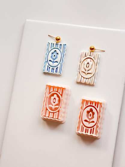 Kiri Stripe Frame Cutter: Scalloped Rectangle Emboss Tool for Polymer Clay