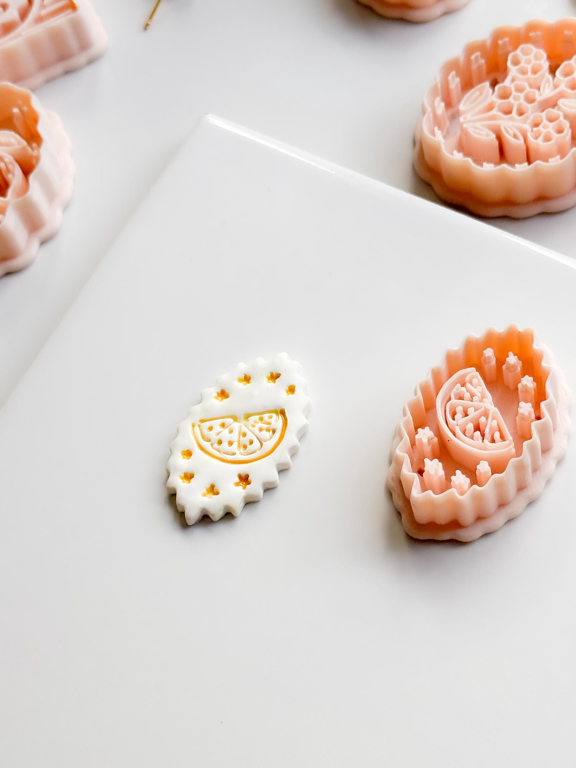 Nixi Citrus Slice Frame Cutter: Oval Shape Lemon for Polymer Clay