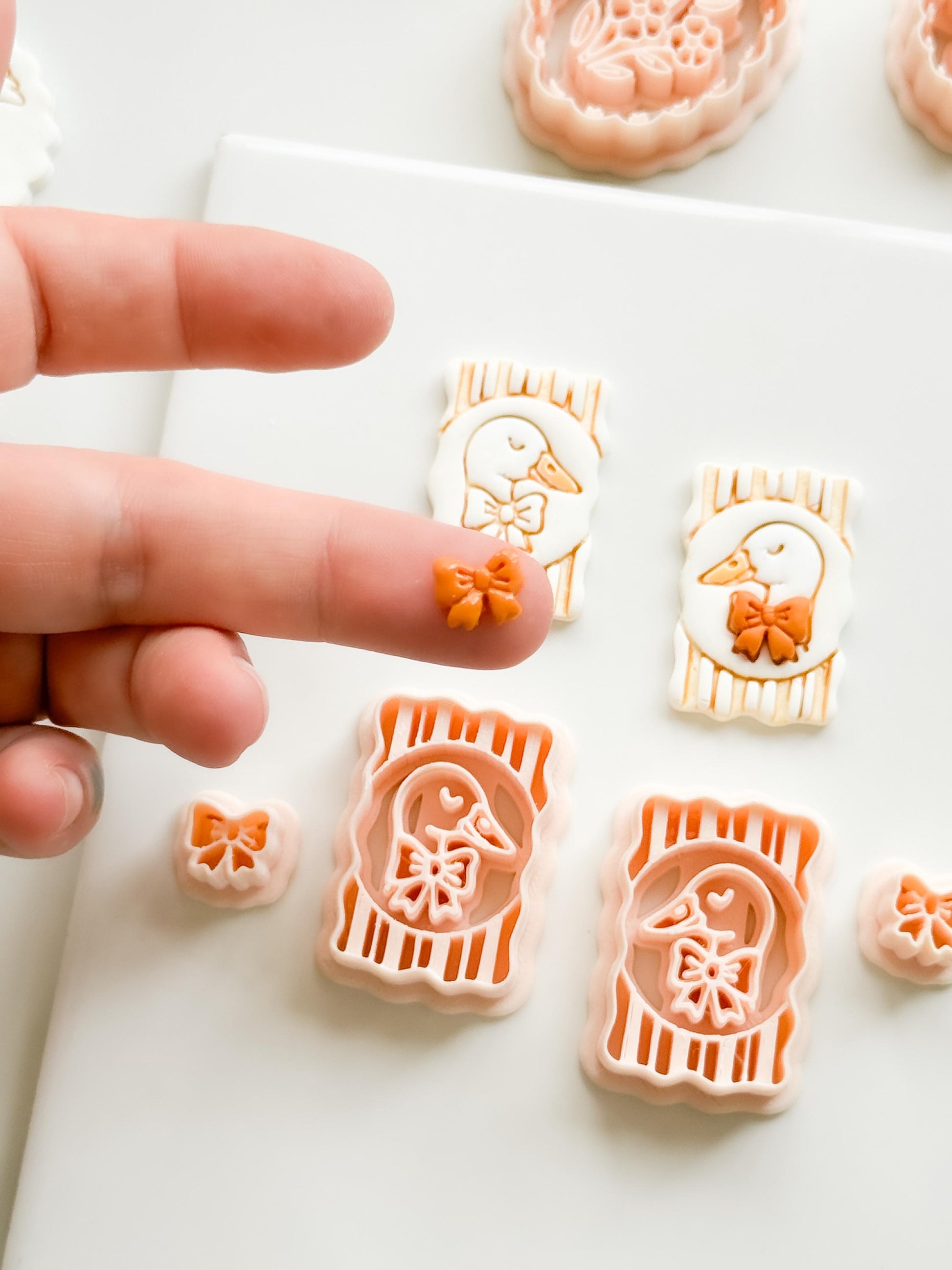 Poki Duck Frame Cutter: Striped Rectangle Polymer Clay