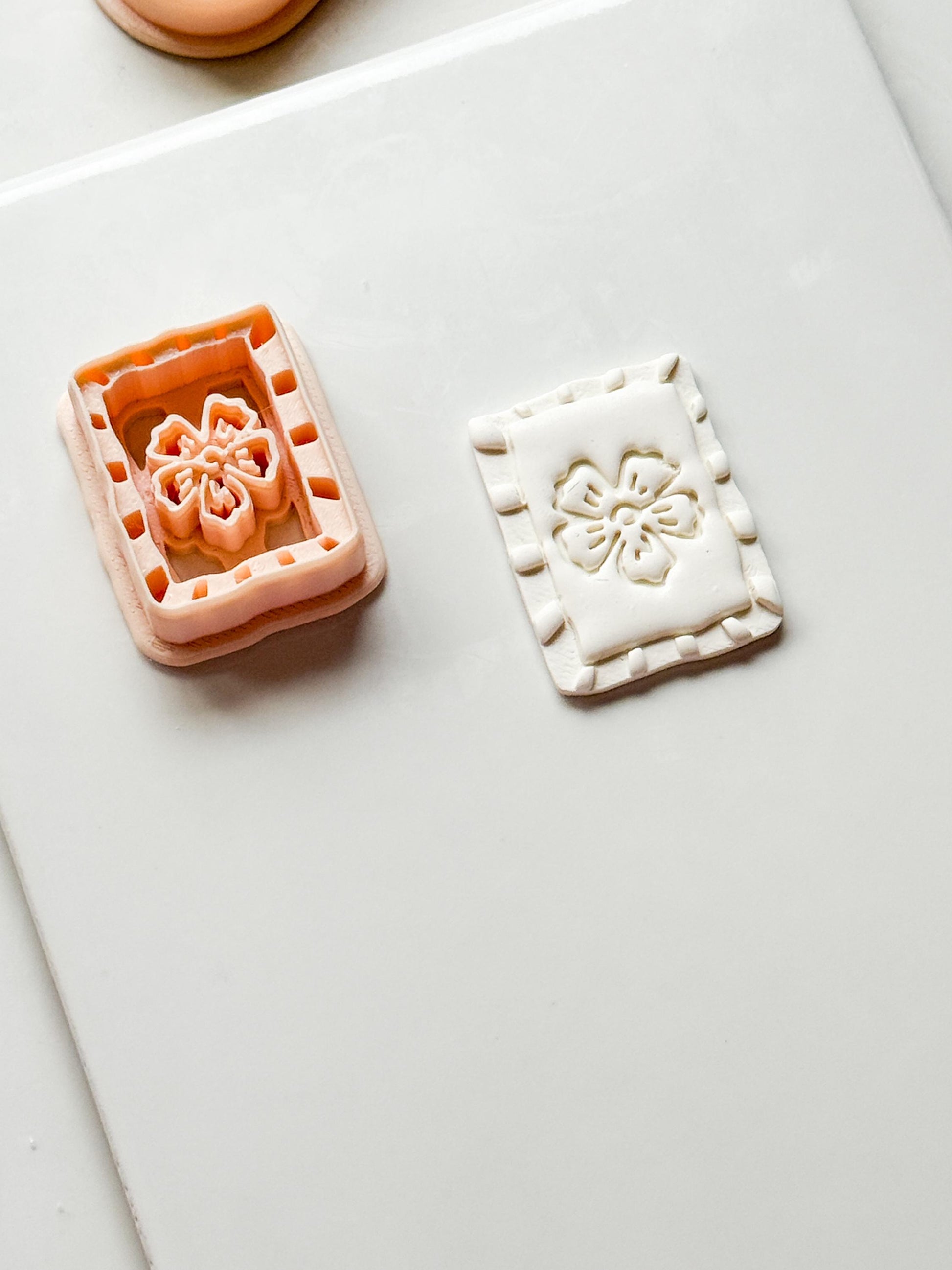 Sari Stripe Frame Cutter: Rectangular Floral Shape for Polymer Clay