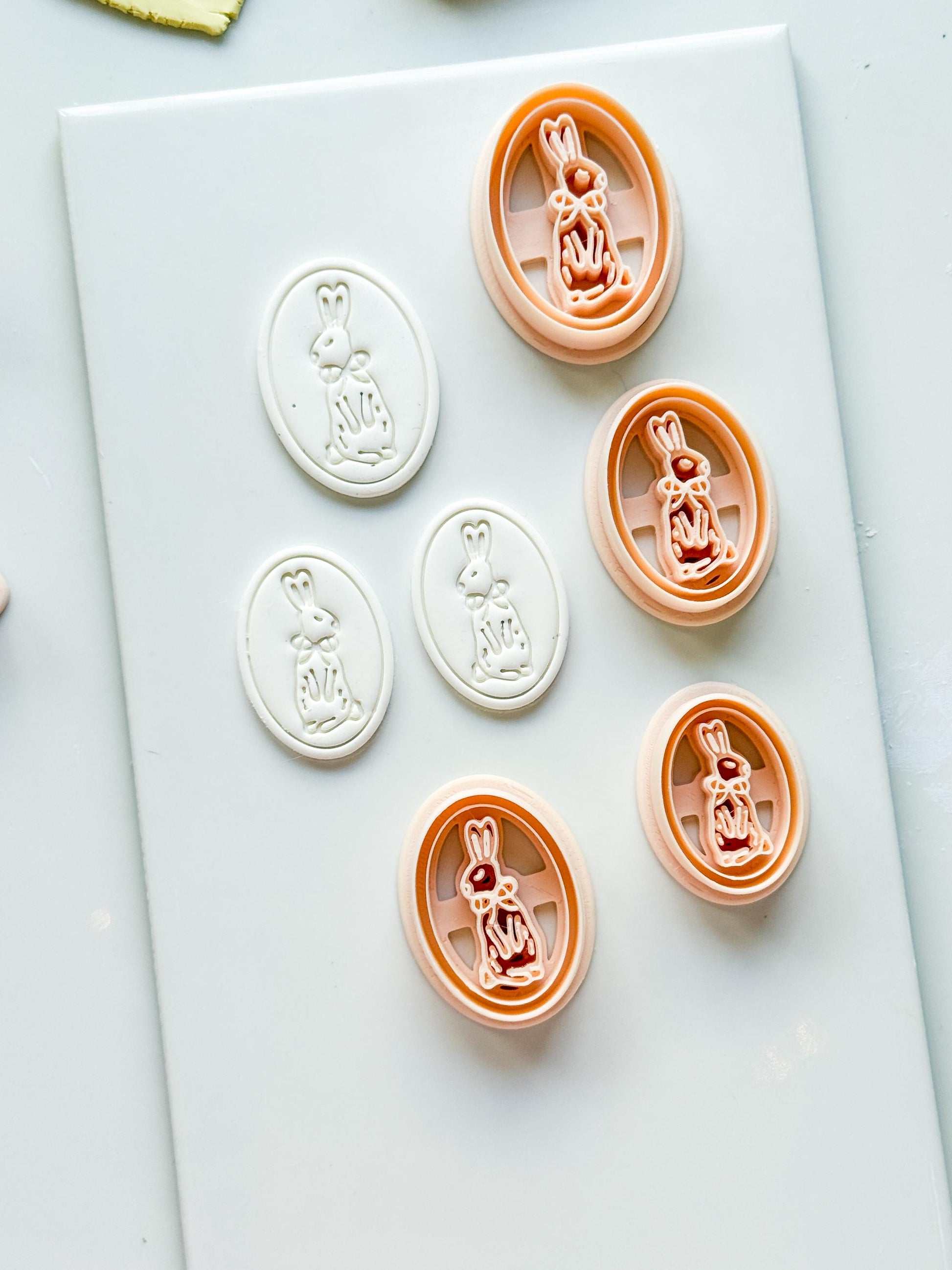 Soli Bunny Frame Cutter: Oval Easter Rabbit Frame for Polymer Clay