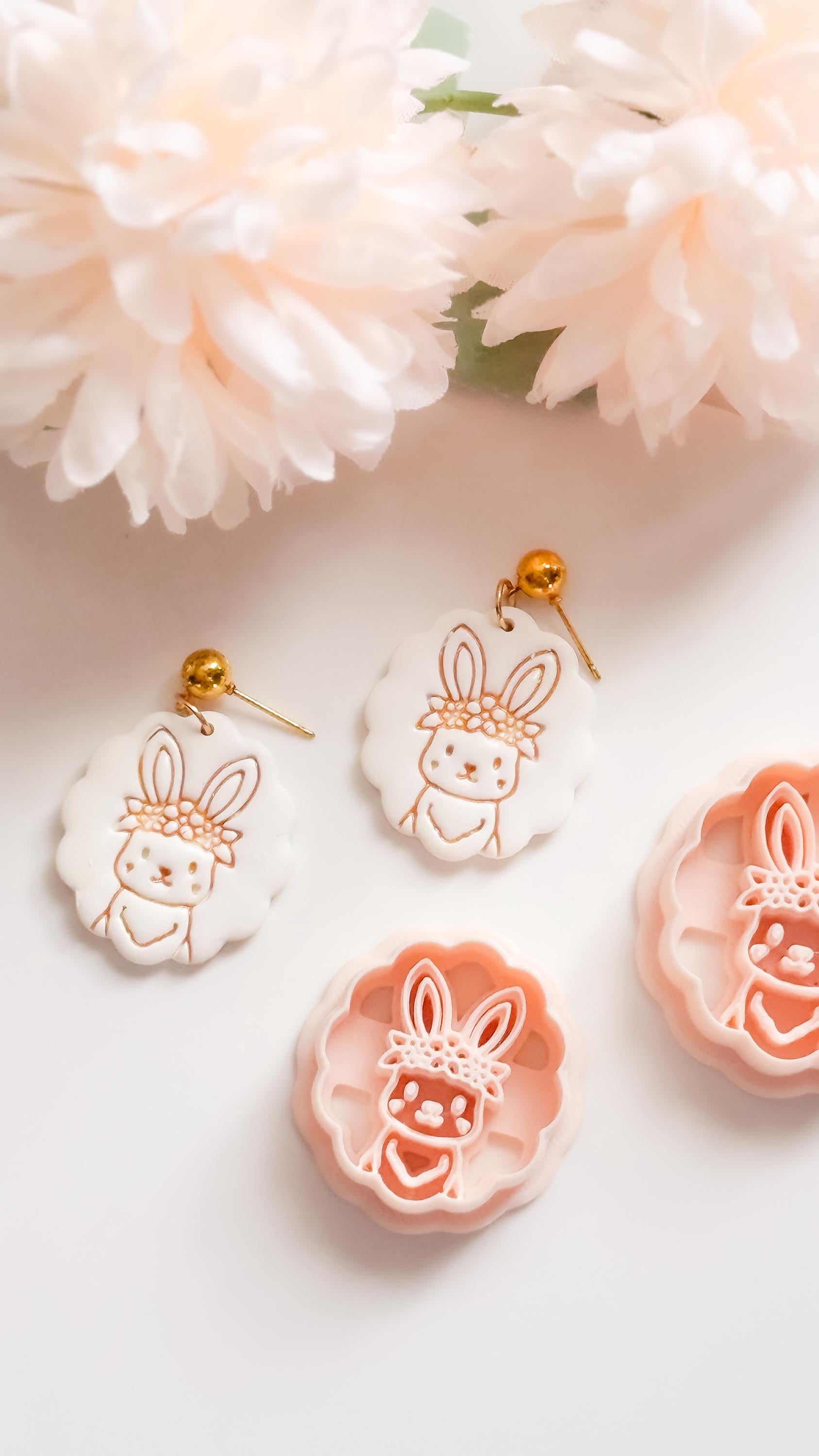 Daisy Bunny Polymer Clay Cutter: Scalloped Edge Floral Rabbit