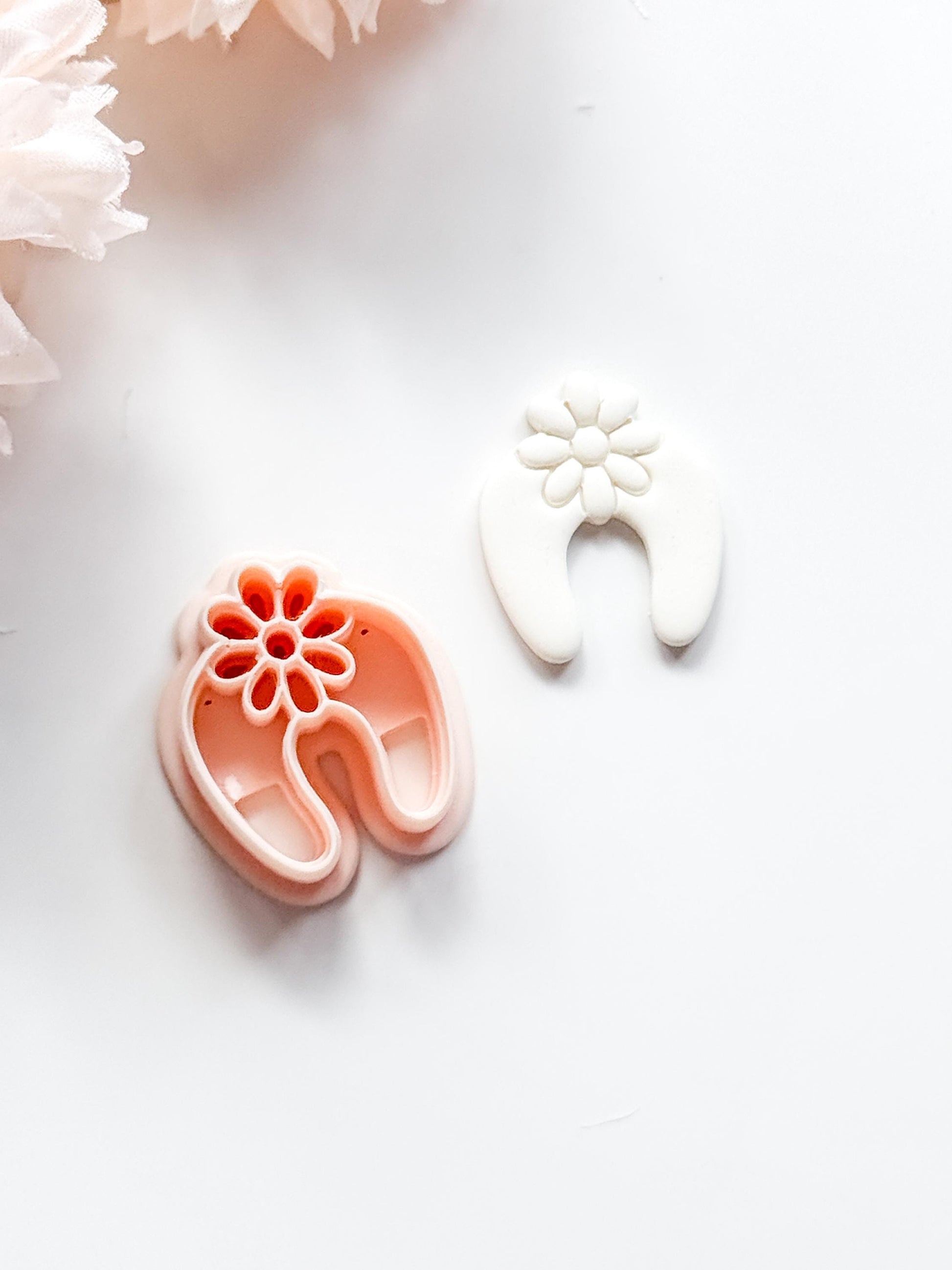 Arch Lila Clay Cutter: Floral U-Shape Design for Polymer Clay Jewelry