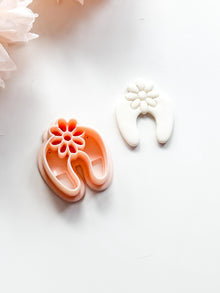 Arch Lila Clay Cutter: Floral U-Shape Design for Polymer Clay Jewelry