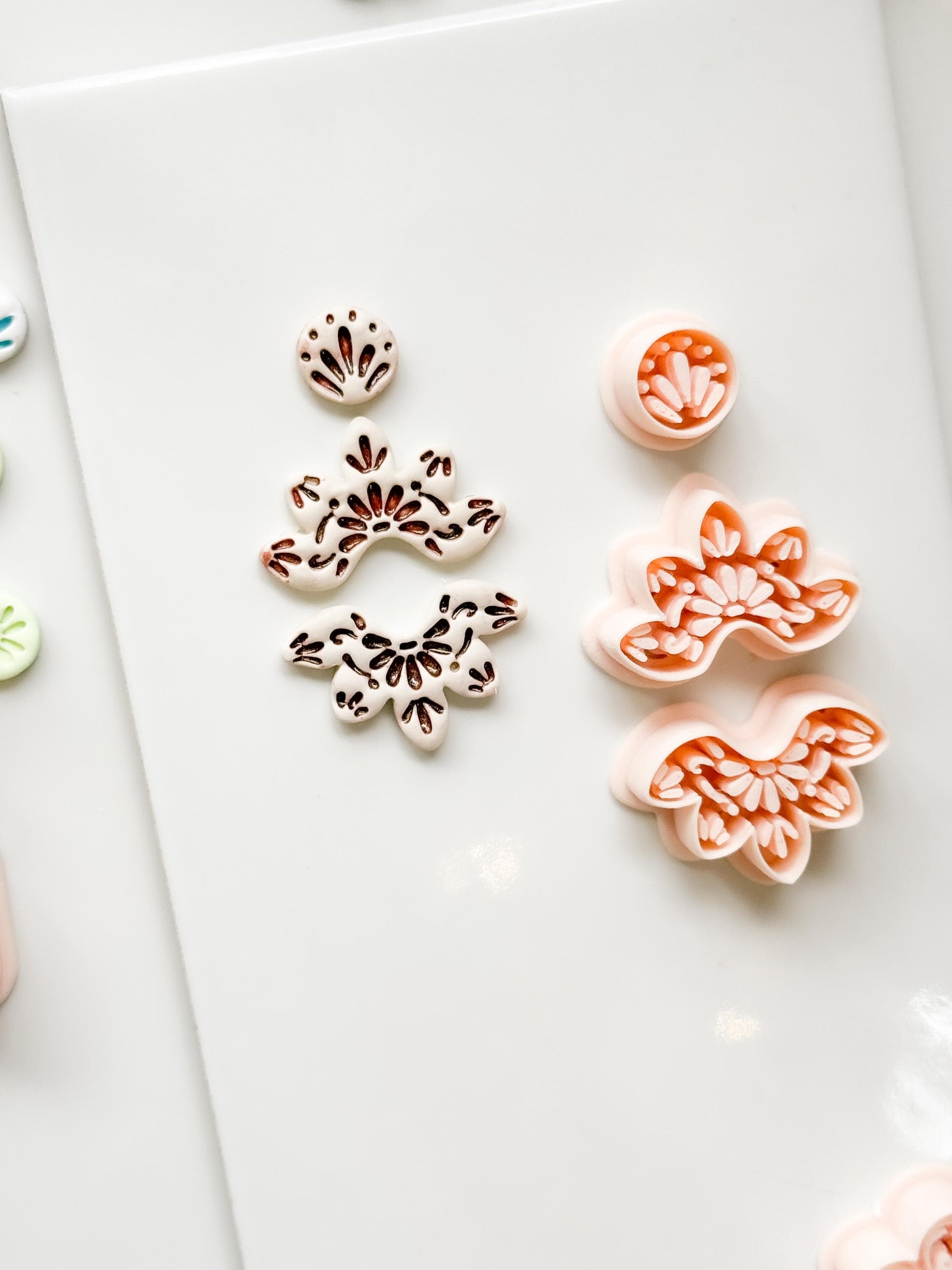 Talavera Cruz Clay Cutter: Floral Fan Shape for Polymer Clay