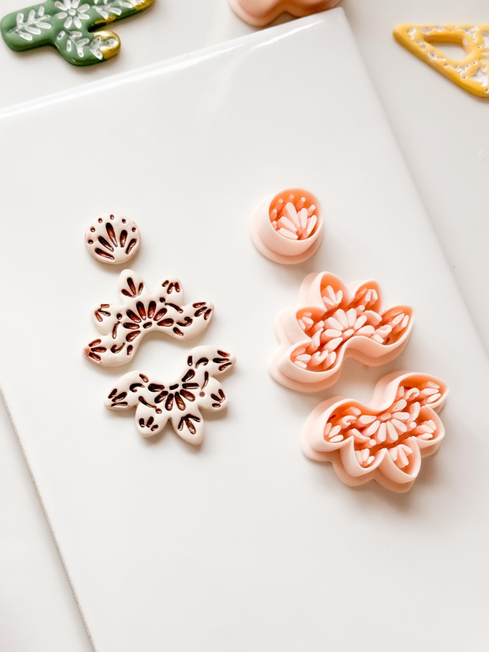 Talavera Cruz Clay Cutter: Floral Fan Shape for Polymer Clay