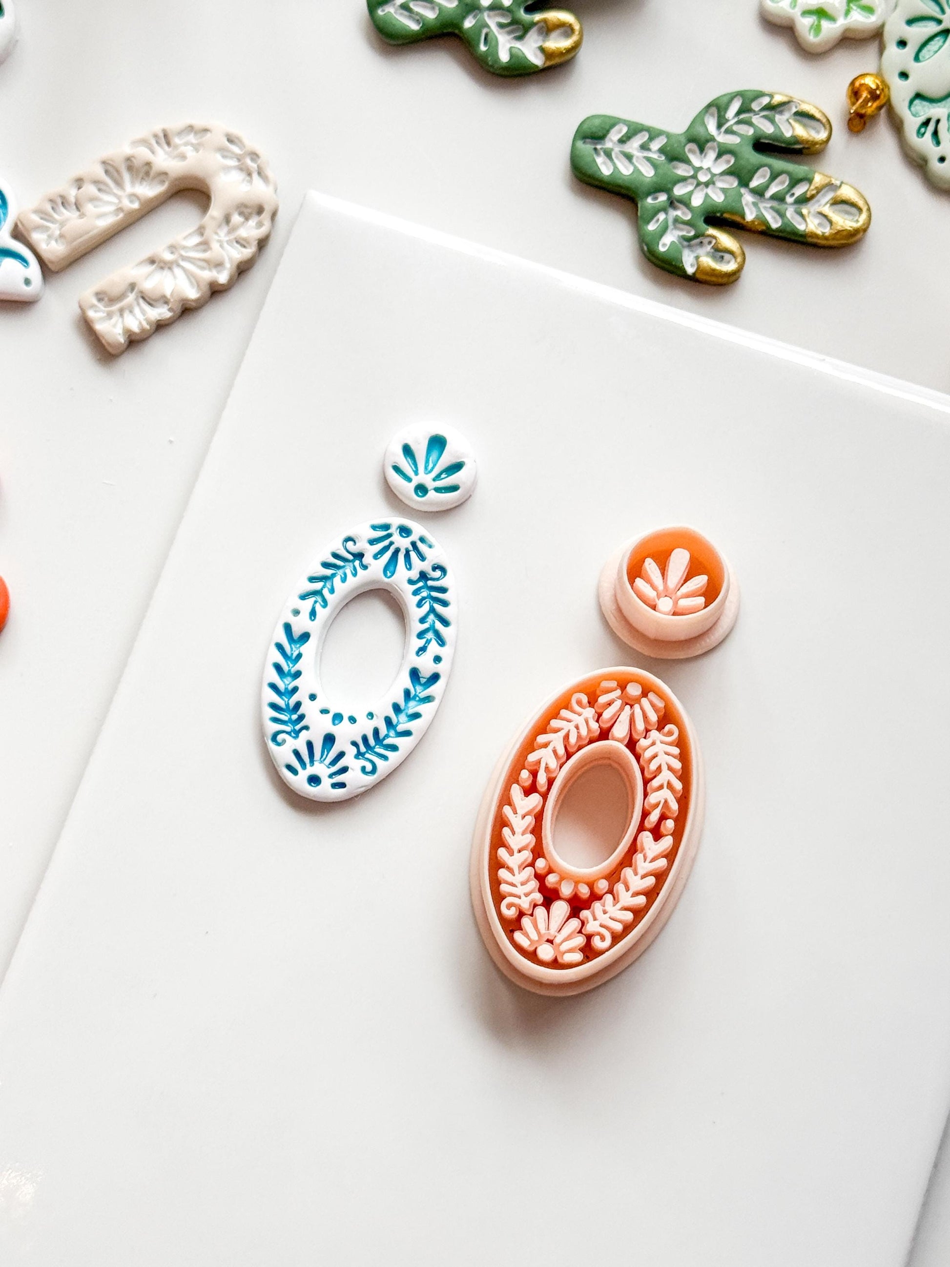 Jardín Oval Clay Cutter: Ornate Floral for Polymer Clay