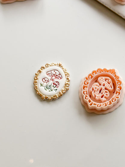Noe Mushroom Clay Cutter: Embossed Fungi Oval Frame