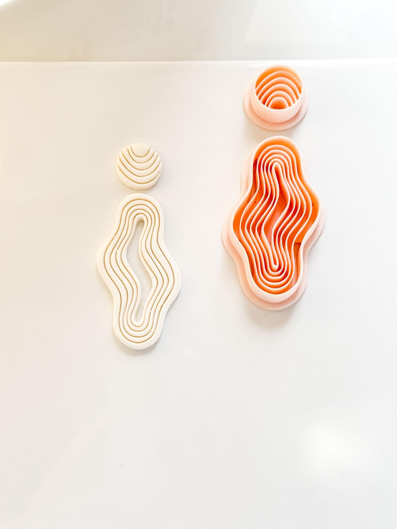 Lira Ripple Cutter: Organic Wavy Earring Shape for Polymer Clay