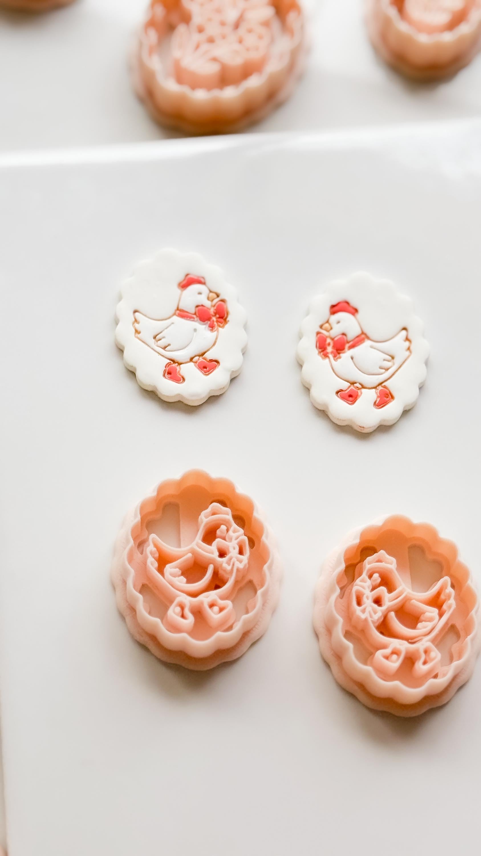 Cutey Chick Cutter: Oval Chicken Earring Shape for Polymer Clay