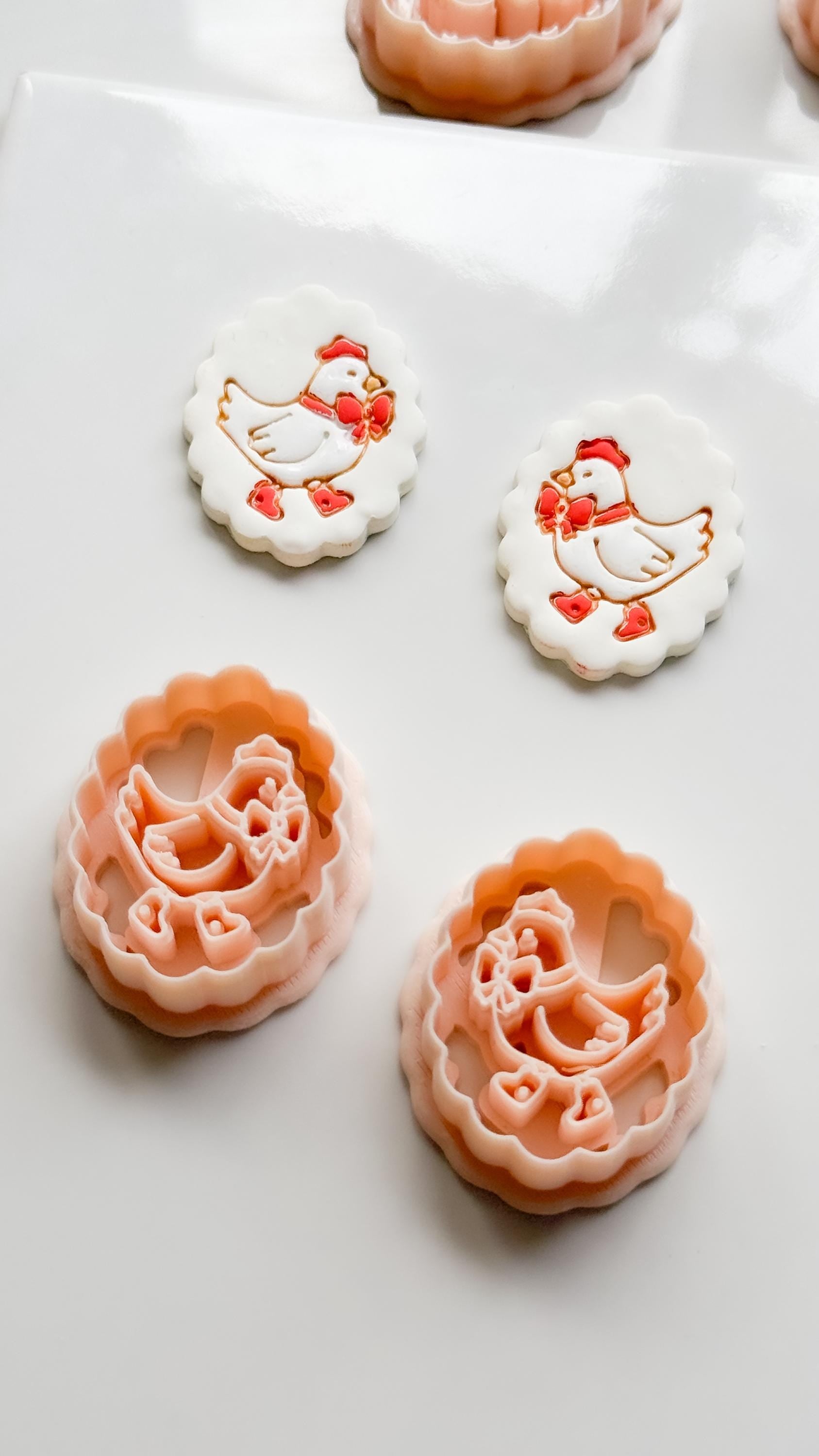 Cutey Chick Cutter: Oval Chicken Earring Shape for Polymer Clay