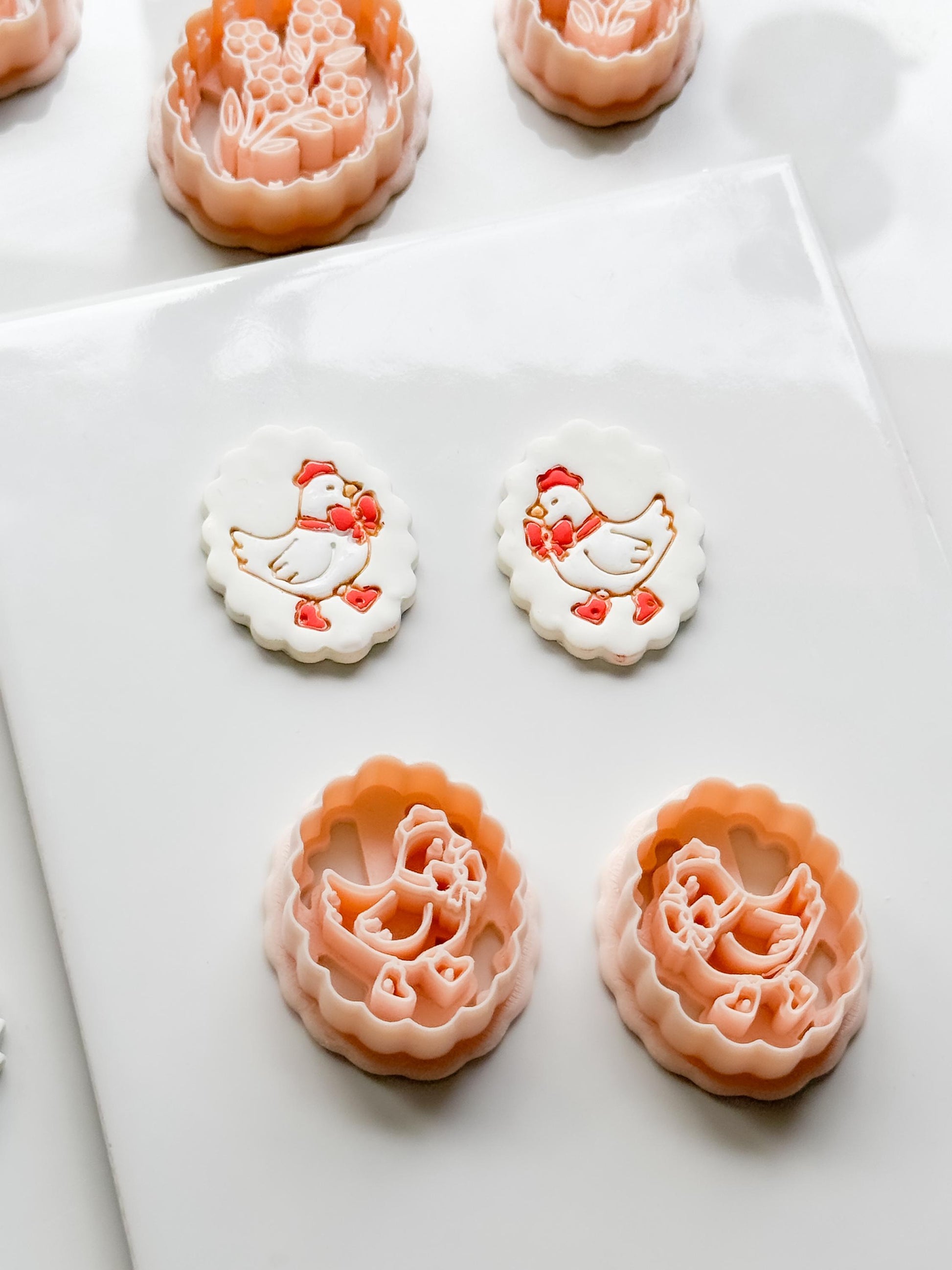 Cutey Chick Cutter: Oval Chicken Earring Shape for Polymer Clay