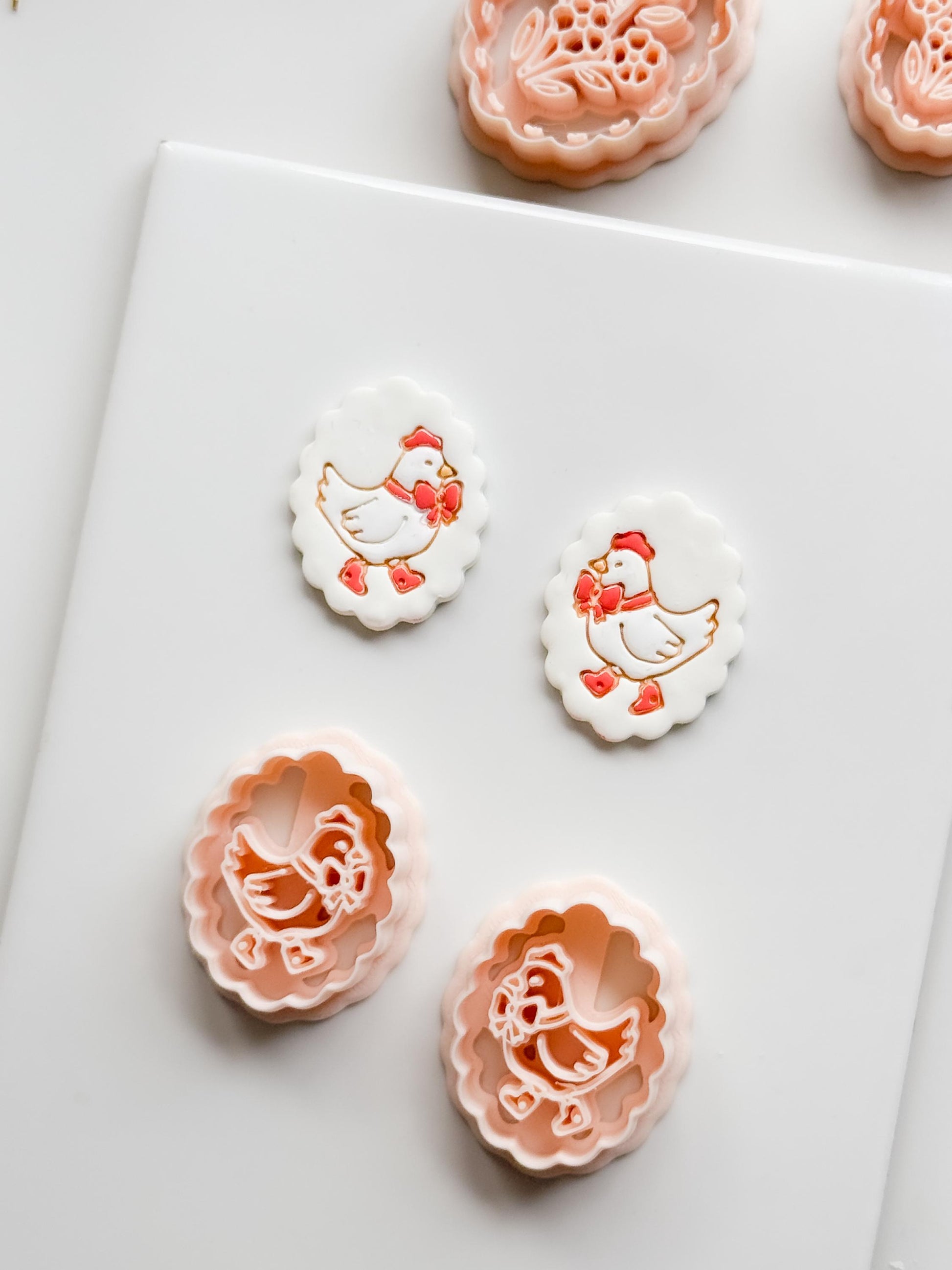 Cutey Chick Cutter: Oval Chicken Earring Shape for Polymer Clay