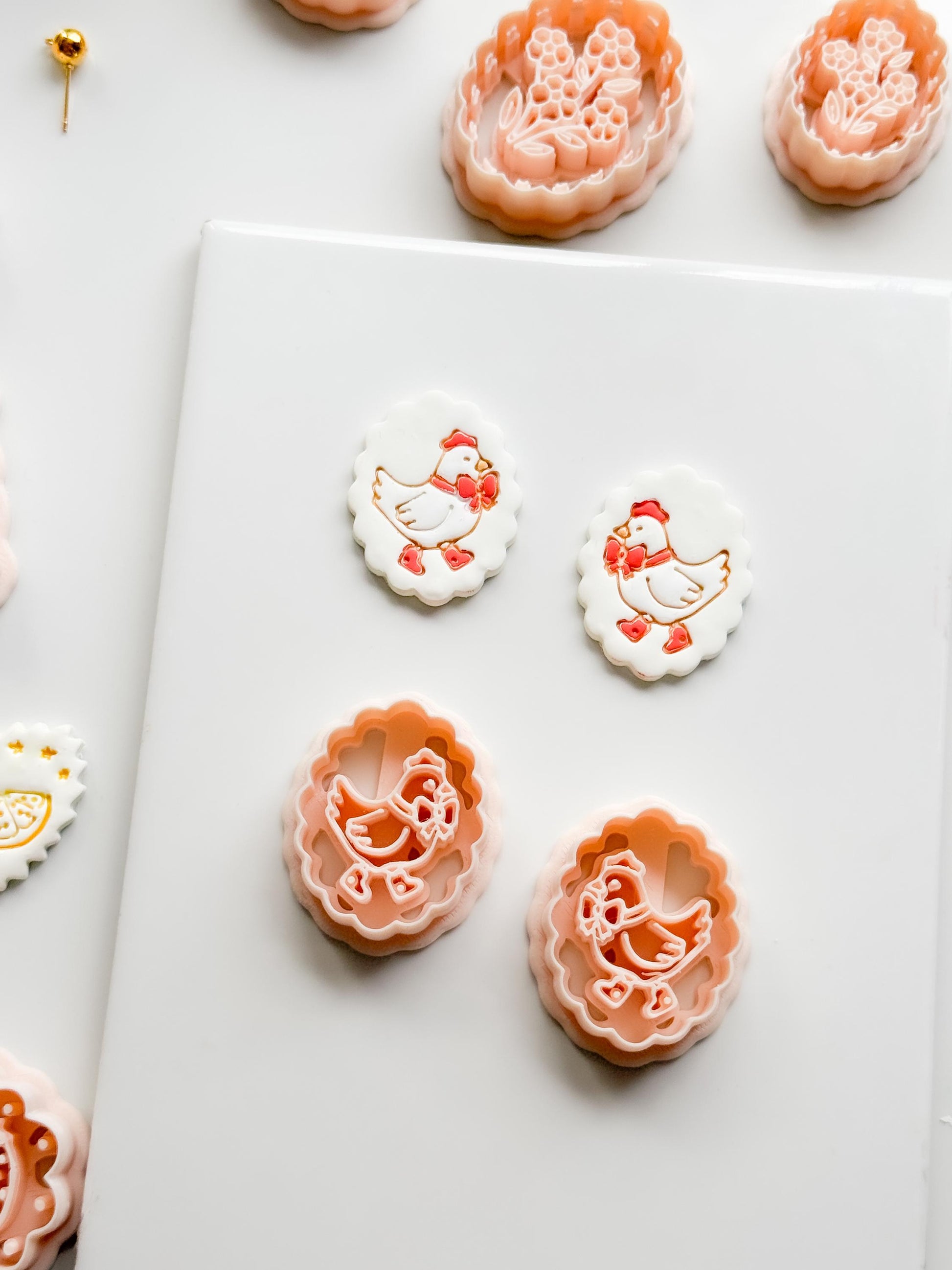 Cutey Chick Cutter: Oval Chicken Earring Shape for Polymer Clay