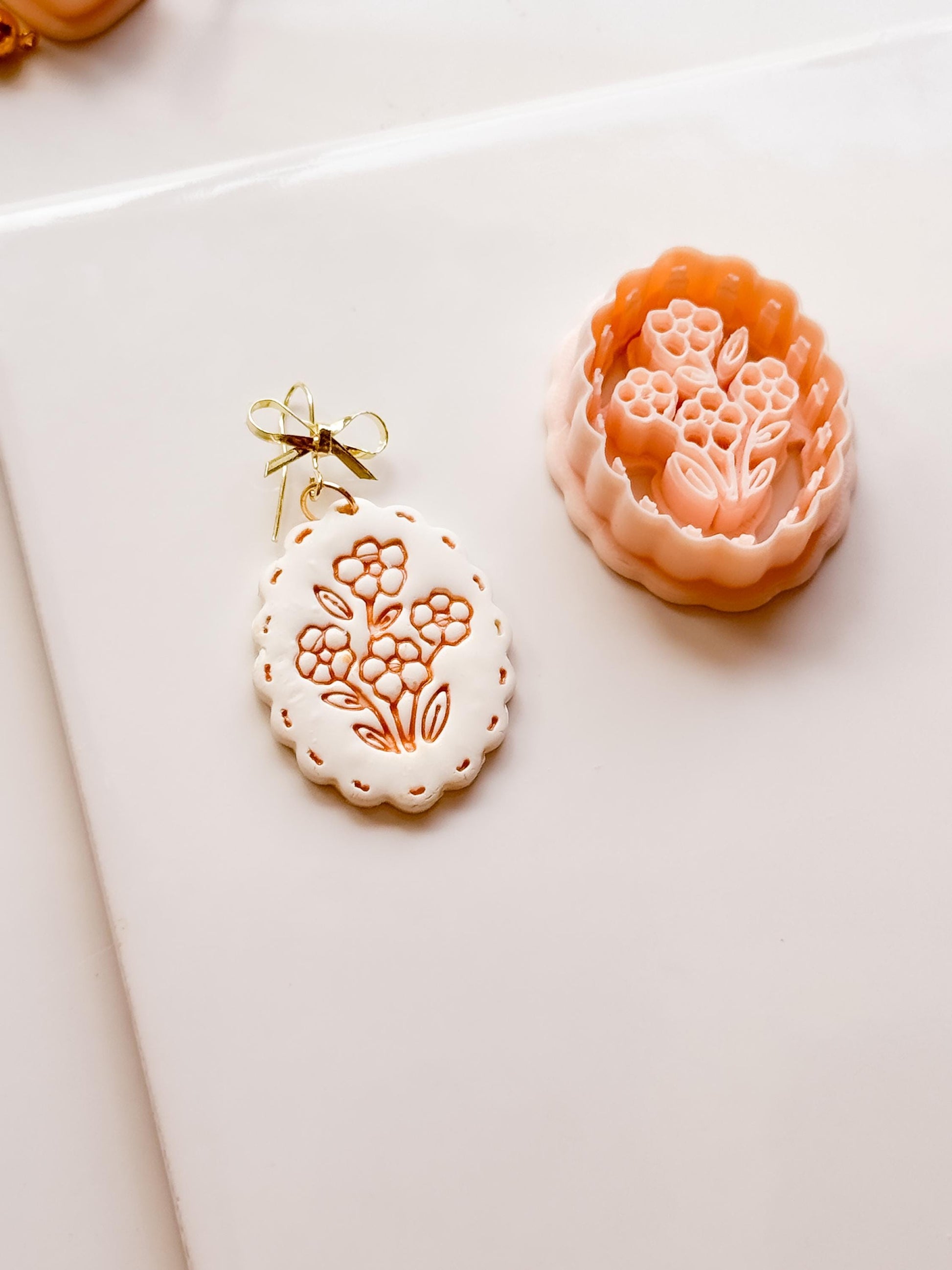Flori Bloom Cutter: Scalloped Floral Earring Shape for Polymer Clay