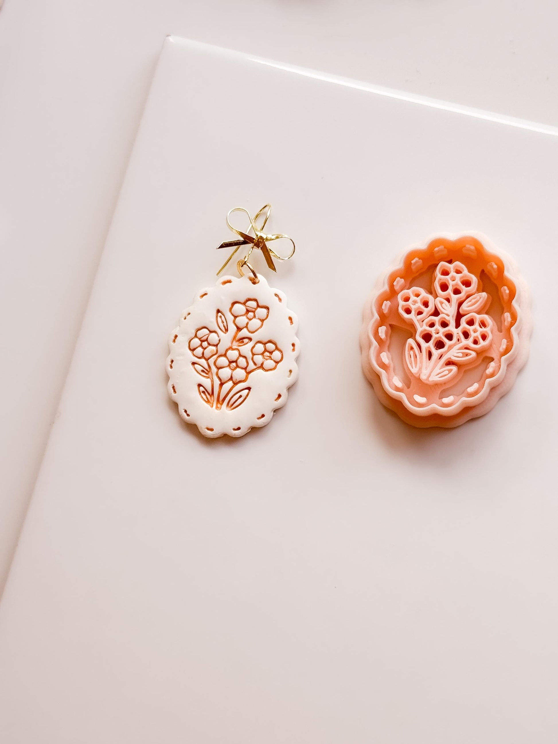 Flori Bloom Cutter: Scalloped Floral Earring Shape for Polymer Clay