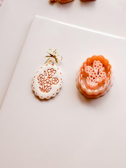 Flori Bloom Cutter: Scalloped Floral Earring Shape for Polymer Clay