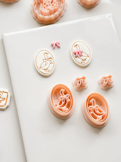 Gubo Goose Oval Cutter: Bird with Bow for Polymer Clay