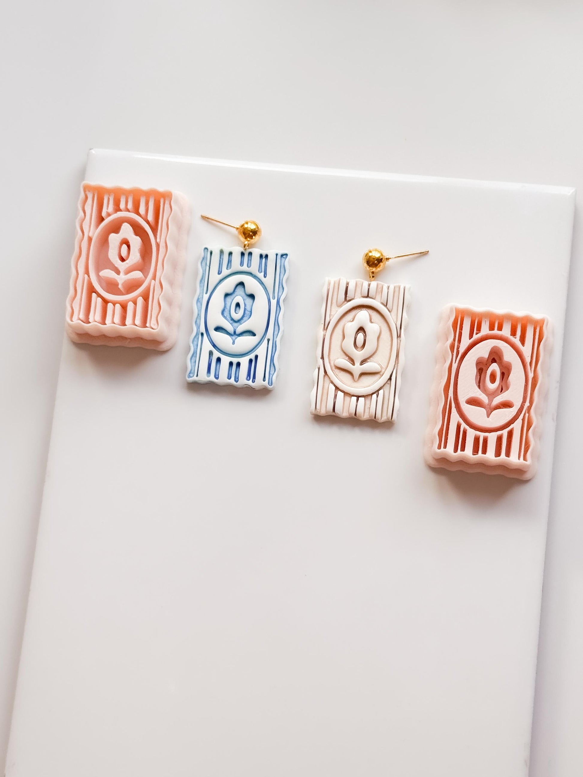 Kiri Stripe Frame Cutter: Scalloped Rectangle Emboss Tool for Polymer Clay