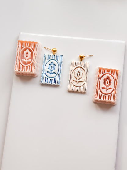 Kiri Stripe Frame Cutter: Scalloped Rectangle Emboss Tool for Polymer Clay