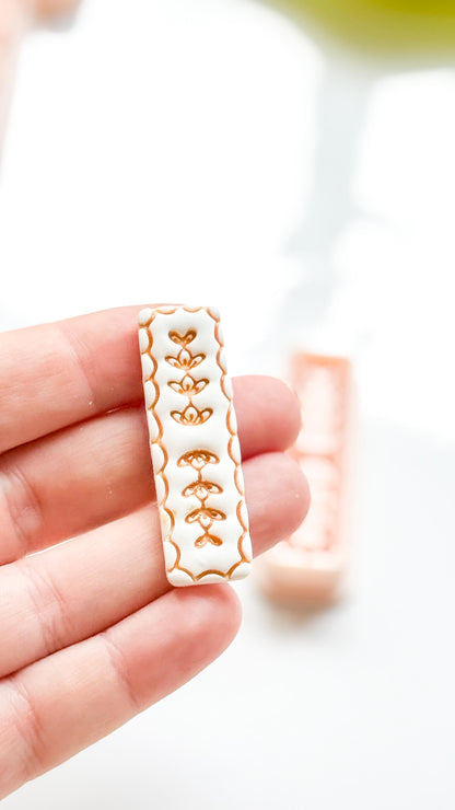 Livi Leaf Cutter: Botanical Scalloped Bar for Polymer Clay