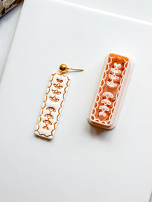 Livi Leaf Cutter: Botanical Scalloped Bar for Polymer Clay