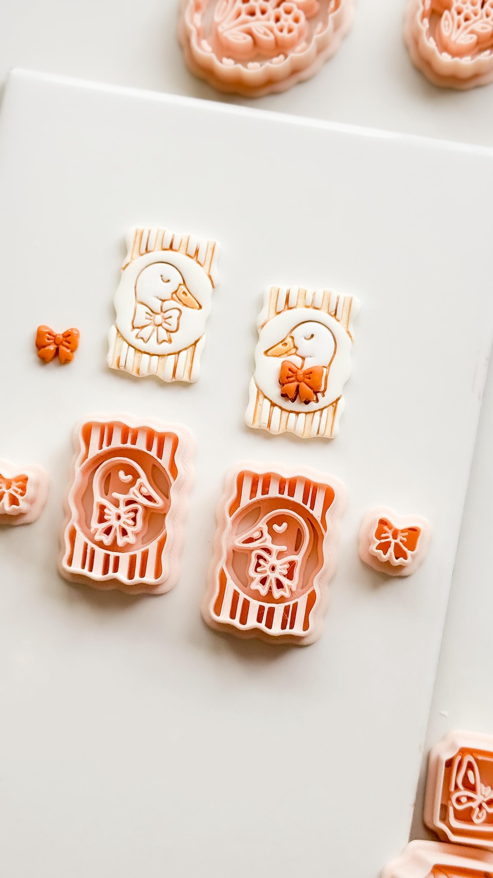 Poki Duck Frame Cutter: Striped Rectangle Polymer Clay