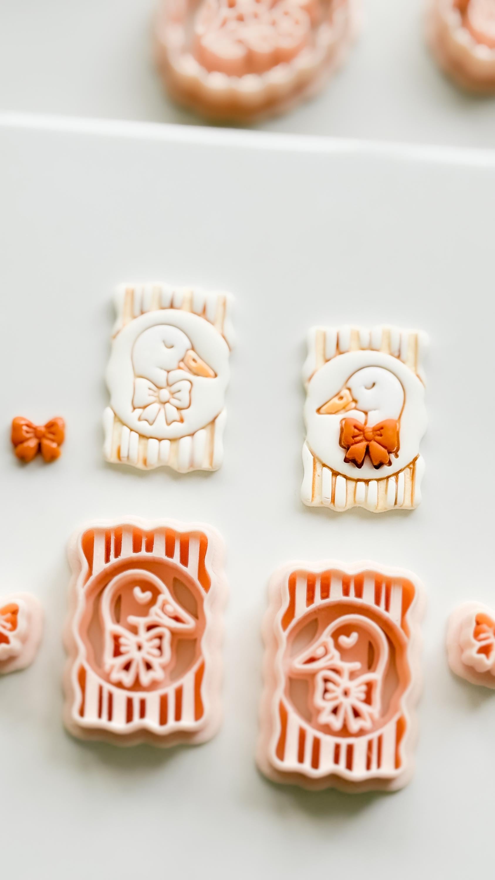 Poki Duck Frame Cutter: Striped Rectangle Polymer Clay