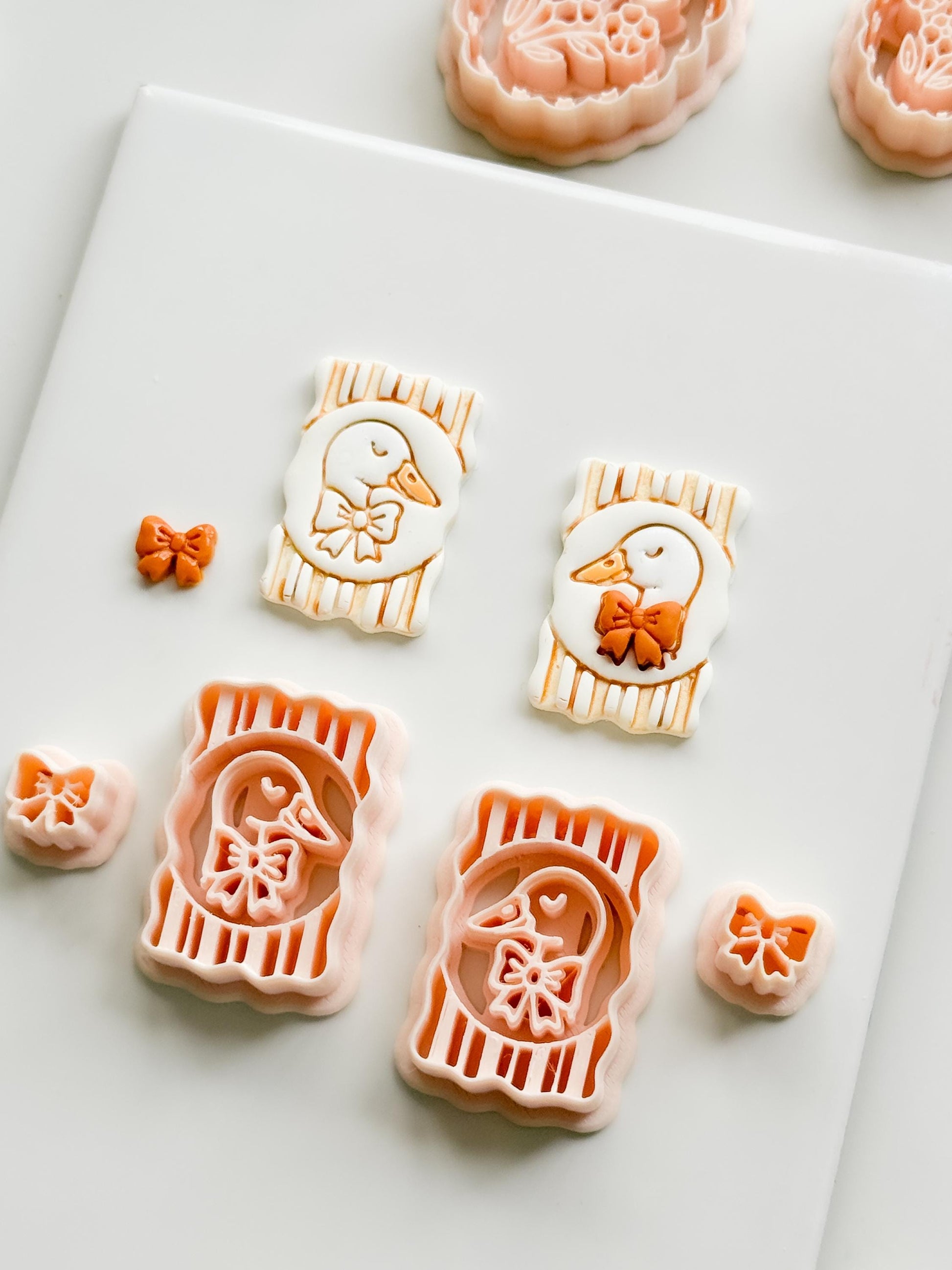 Poki Duck Frame Cutter: Striped Rectangle Polymer Clay