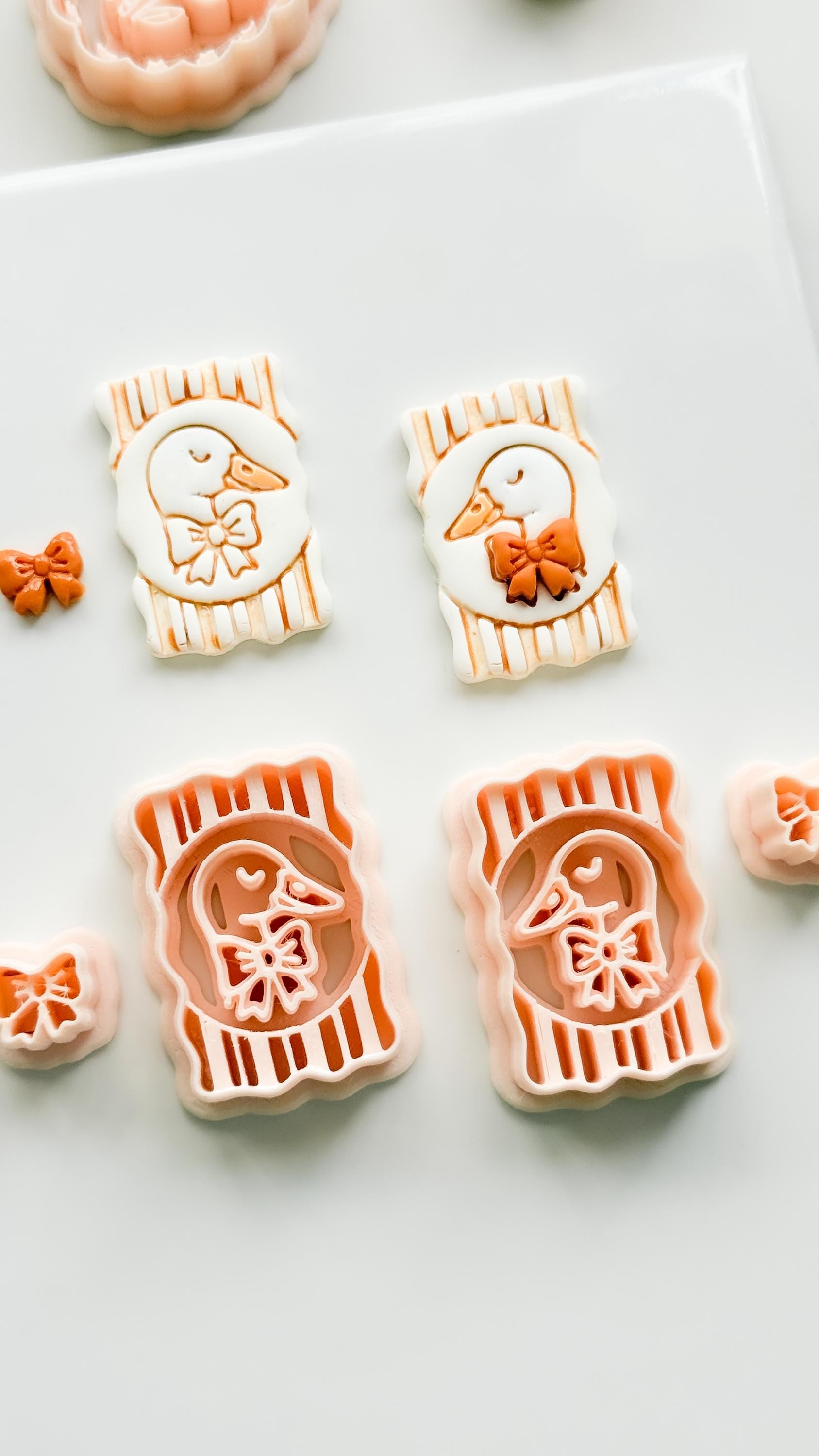 Poki Duck Frame Cutter: Striped Rectangle Polymer Clay