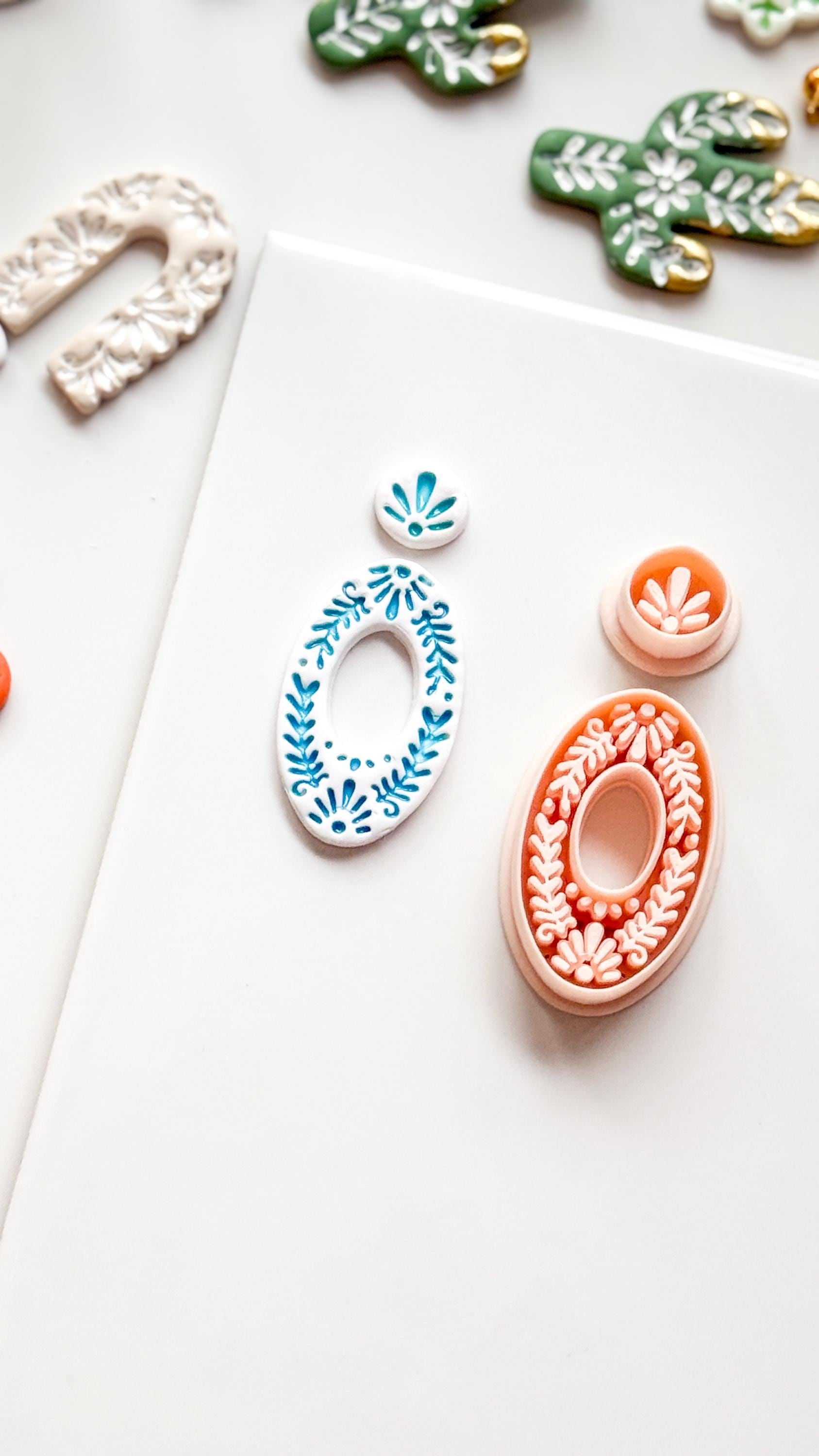 Jardín Oval Clay Cutter: Ornate Floral for Polymer Clay