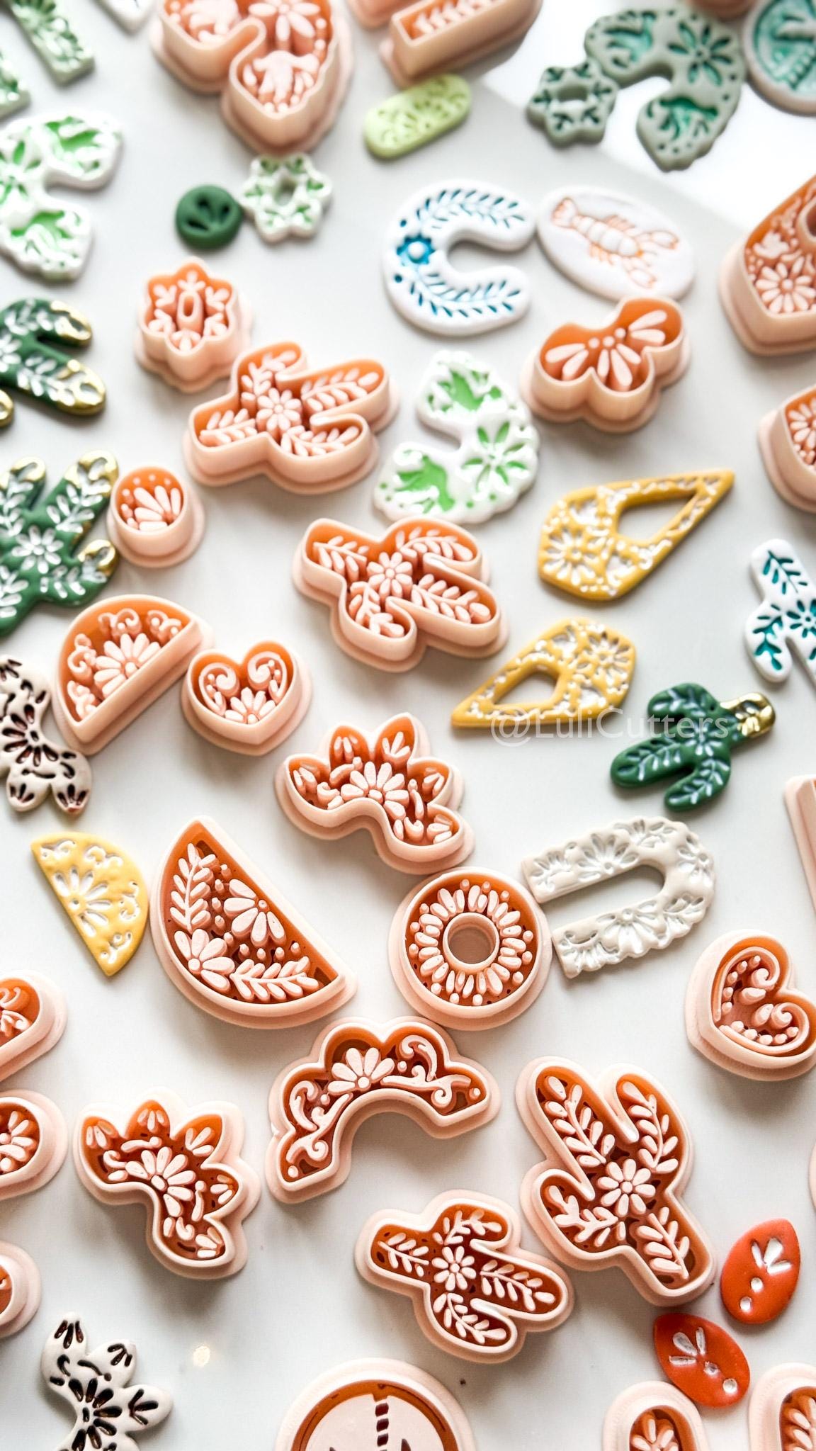 Azulejo Paloma Clay Cutter: Bird and Floral Arch Shape for Polymer Clay