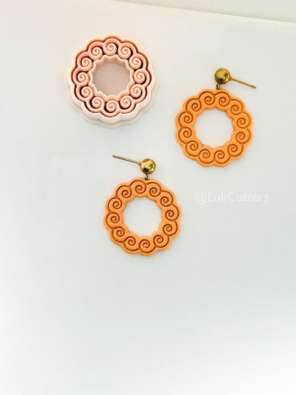 Wave Wreath Cutter: Spiral Frame Design for Polymer Clay