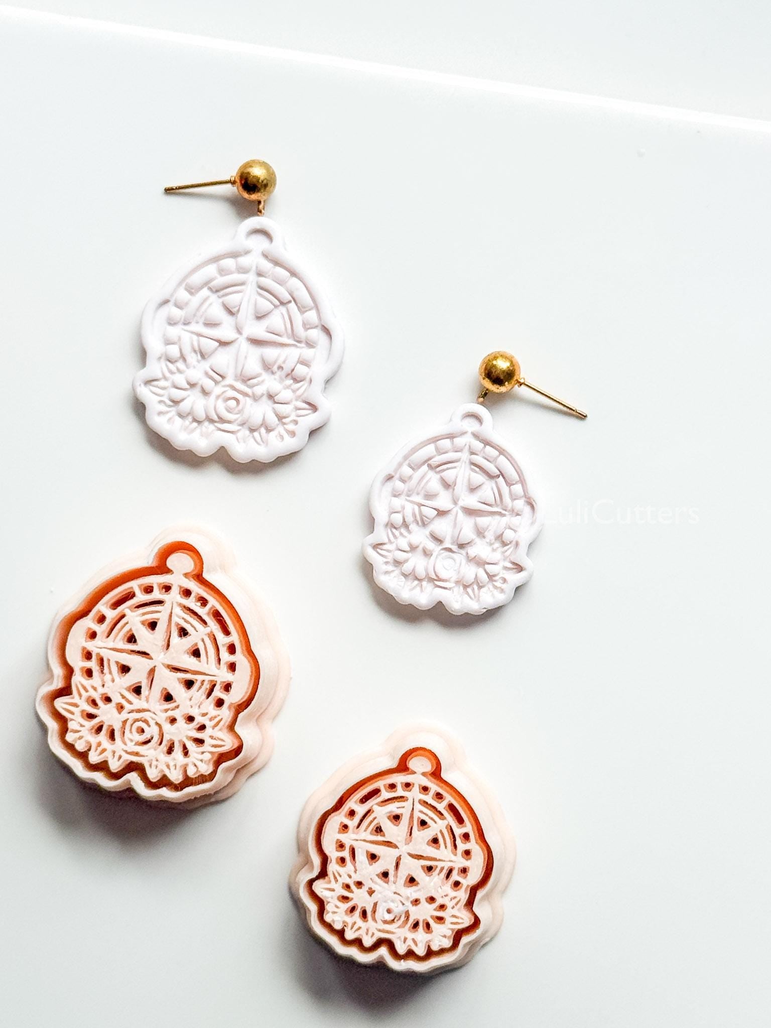 Compass Laura Cutter: Navigational Star with Floral Frame for Polymer Clay