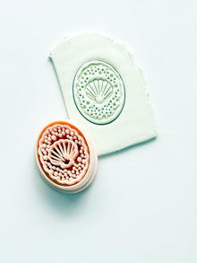 Shell Laura Cutter: Seashell with Pearl Frame for Polymer Clay