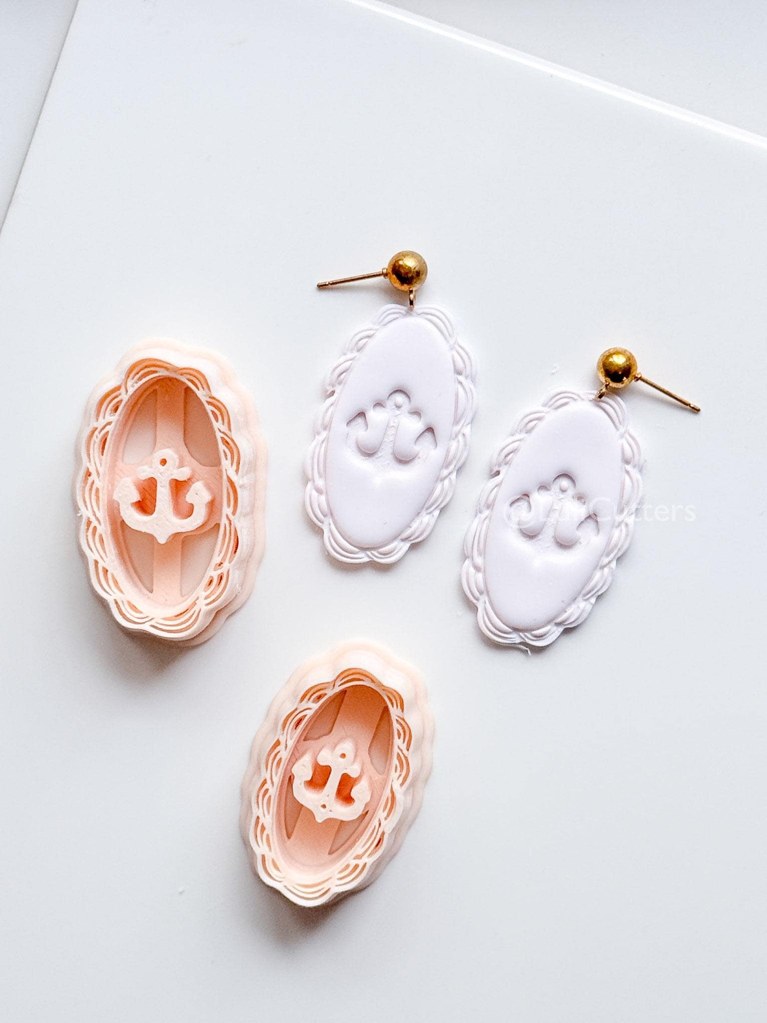 Framed Anchor Cutter: Scalloped Marine Design for Polymer Clay