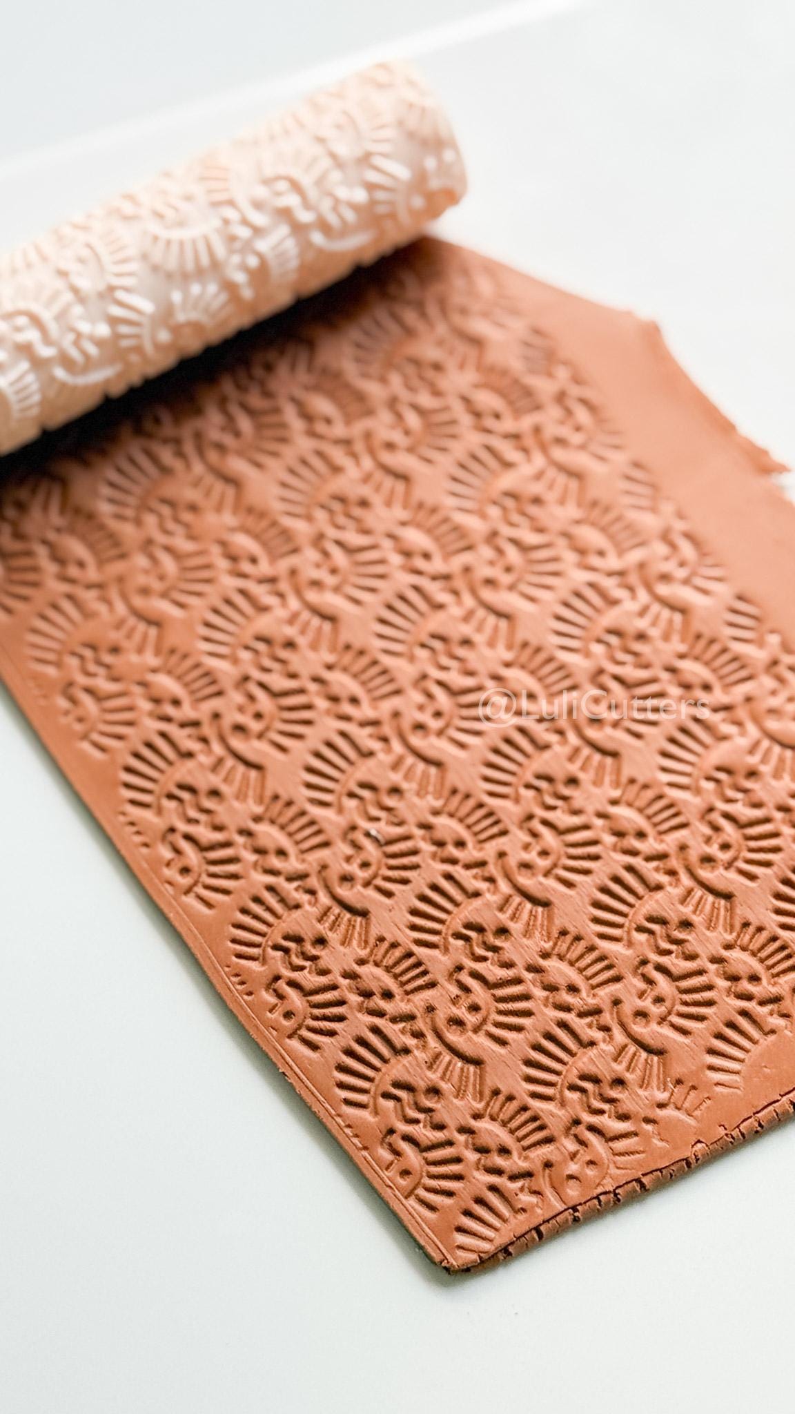 Dainty Eye Pattern: Modern Boho Clay Texture Roller