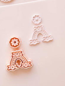 Rainbow Daisy Cutter: Floral Arch Shape for Polymer Clay