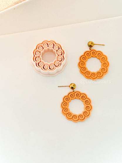Wave Wreath Cutter: Spiral Frame Design for Polymer Clay