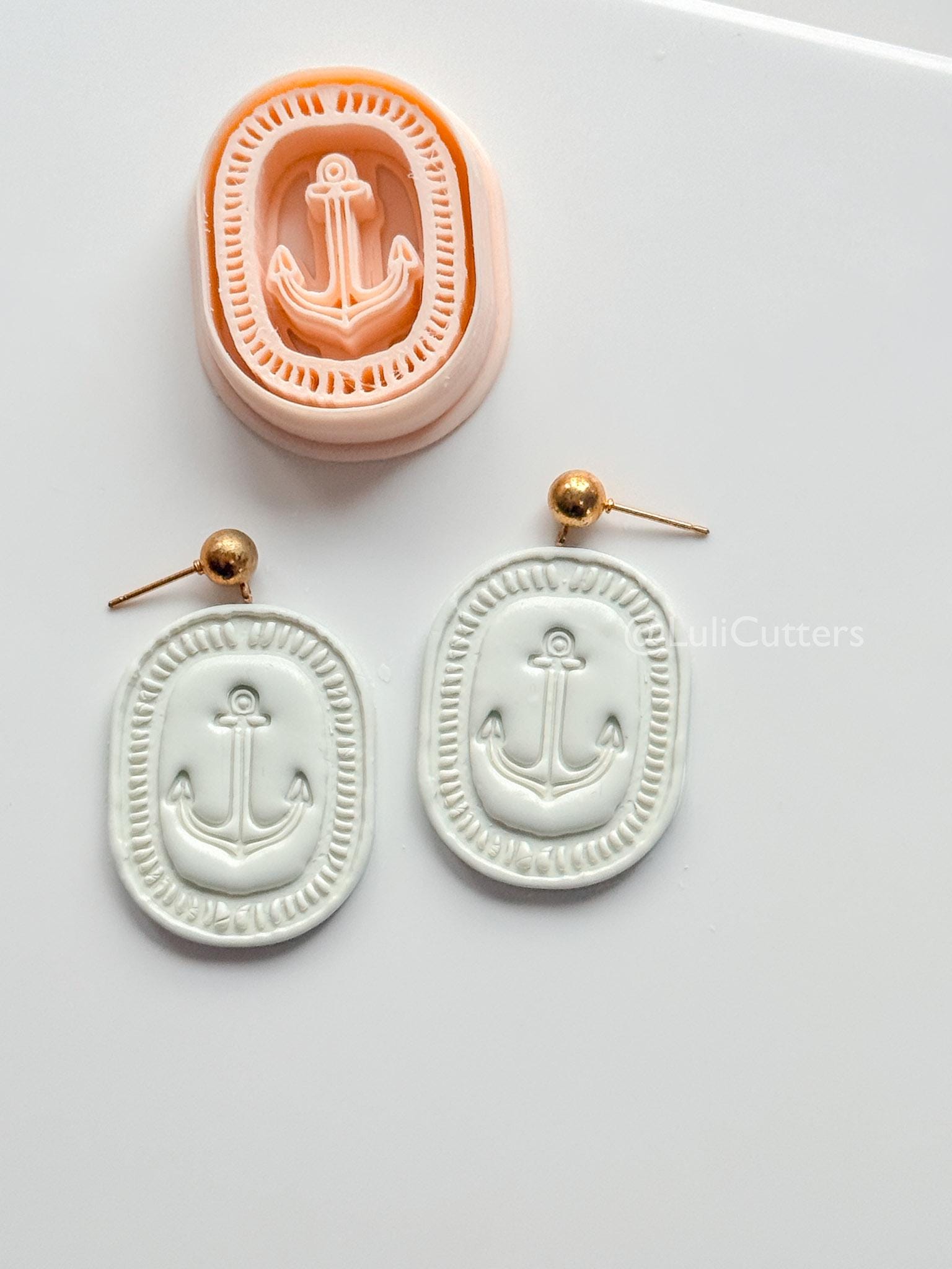 Oval Anchor Cutter: Marine Design with Decorative Border for Polymer Clay