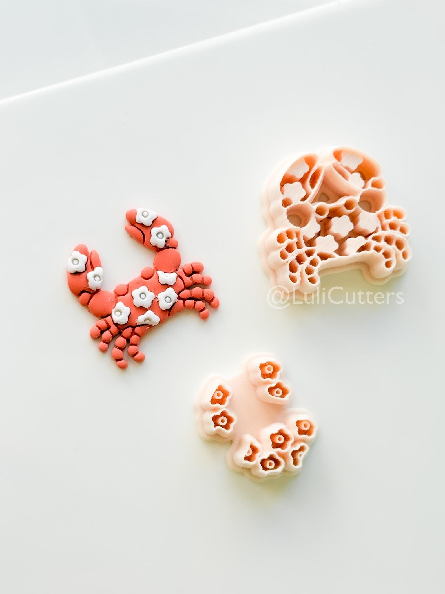 Layered Floral Crab Cutter: Intricate Flower Pattern for Polymer Clay