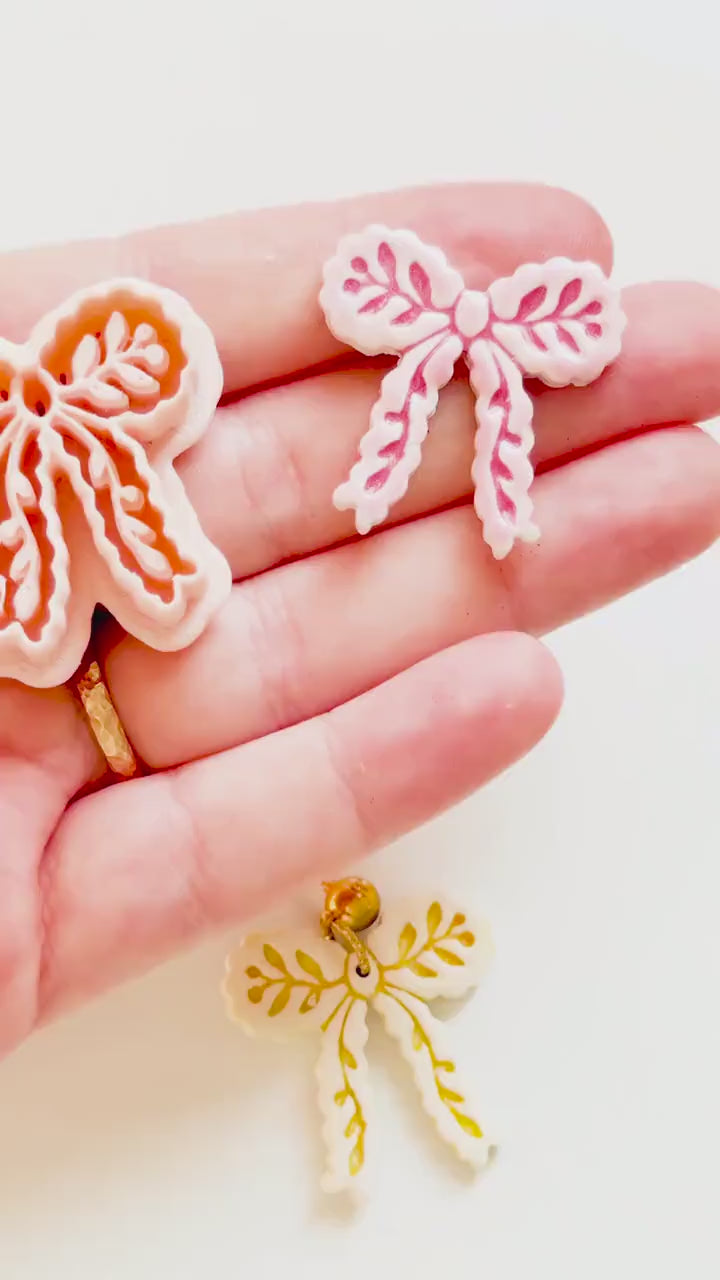 Laurel Loop Bow Clay Cutter: Botanical Ribbon Design