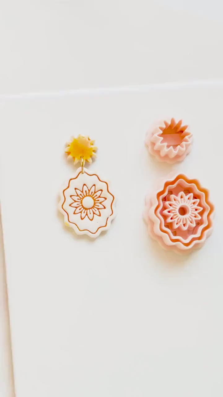 Daisy Crest Cutter Set: Scallop Flower Design for Polymer Clay